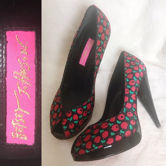 Betsey Johnson Shoes Betsey Johnson Red Rose Platforms Betsey Johnson Shoes Betsey Johnson Red Rose Platforms
